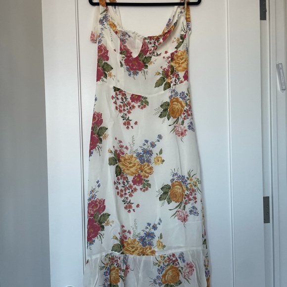 ❌SOLD❌REFORMATION Nikita White Roses Floral Print Midi Dress Bouquet - Picture 4 of 7